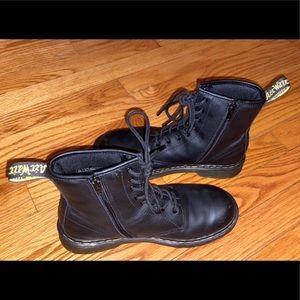 Dr. Martens lace up boots Youth size 5 but fits adults size 6.5/7